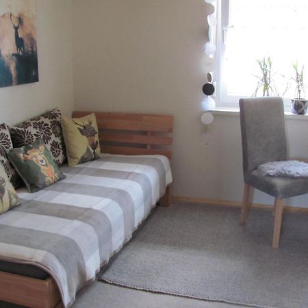 #2 Ruhiges Gemuetliches Ferienzimmer Mit 2 Einzelbetten Gemeinschaftsbad W-Lan Airport Nah Late Night Check In Haus Nr 9,5 Trunkelsberg Esterno foto
