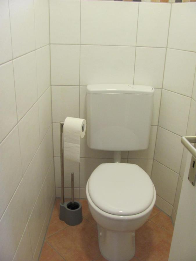 #2 Ruhiges Gemuetliches Ferienzimmer Mit 2 Einzelbetten Gemeinschaftsbad W-Lan Airport Nah Late Night Check In Haus Nr 9,5 Trunkelsberg Esterno foto
